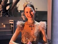 camgirl spreading pussy NylaPitarresi