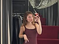 naked camgirl masturbating with vibrator OdelynBreed