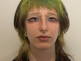 shower webcam PiaBraden