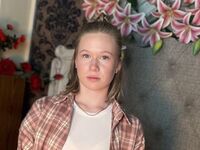 topless camgirl RebekaLiw