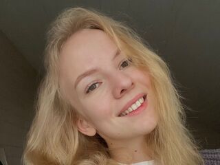 fingering cam girl video RonaFichtner