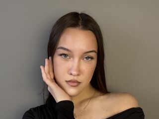 cam strip tease RosannShrier