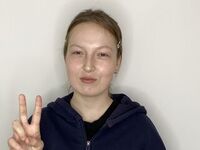 naughty cam girl fingering shaved pussy RosendaGaro