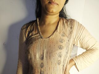 hot camwhore RubbynaKhan