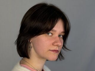 cam girl playing with sextoy ShiraTorstrick