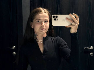 naked camgirl masturbating with dildo SilvaNayee