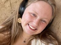 camgirl masturbating with dildo StephanieSmyth