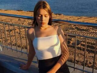 hot camslut SuziBarringer