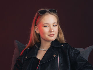 girl TarenCosier