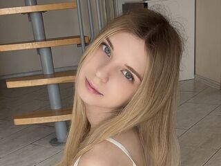 camgirl showing tits ThoraBeskom