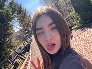 live webcam performer ValarieZohn