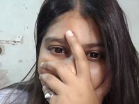 naked girl with webcam fingering pussy ZubiaKhan
